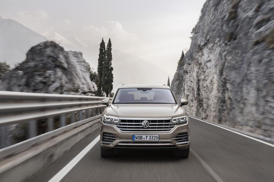  Volkswagen Touareg V6 TDI Atmosphere 2018 года  (WW) (фото 14 из 15)